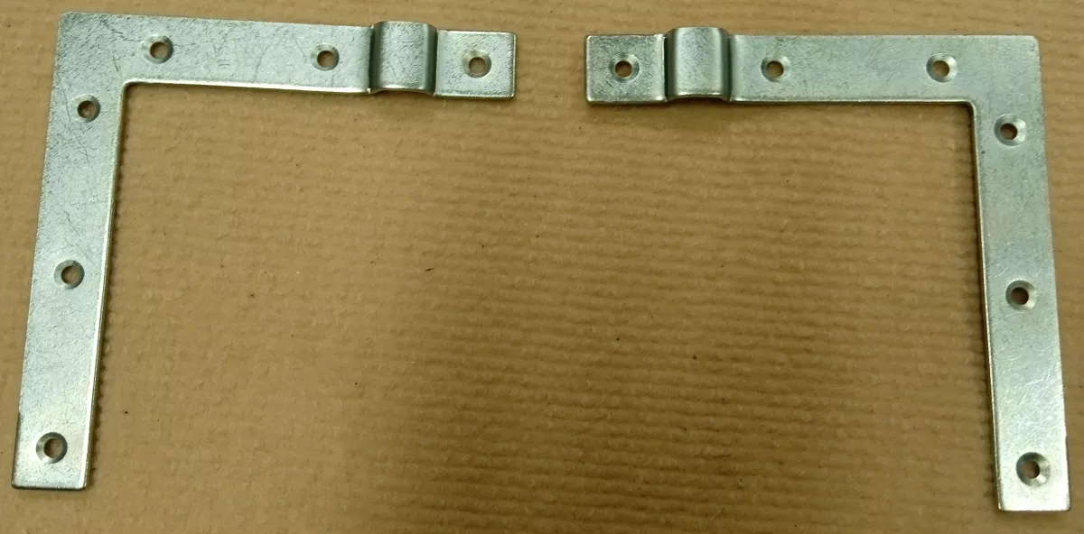 Zpevňovací rohy 120 x 115 mm s průlisem sada L+P Pikolo PKP s.r.o.